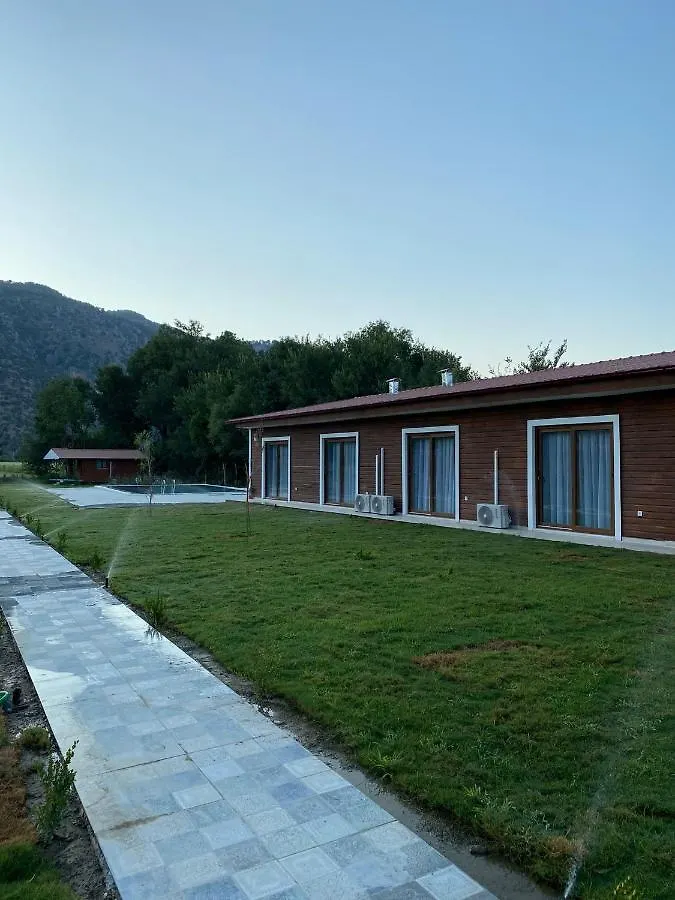 Bungasera Tatil Koeyue 0*, Karadonlar